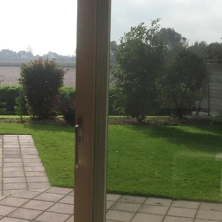 Beautiful In With 2 Bedrooms And Wifi Holiday home *