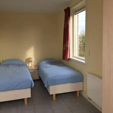 Beautiful In With 2 Bedrooms And Wifi Holiday home *
