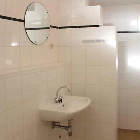 Beautiful In With 2 Bedrooms And Wifi