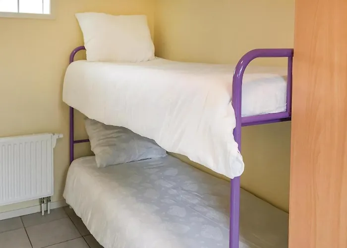 Vakantiehuis Beautiful home in Noordwijkerhout with 2 Bedrooms&WiFi