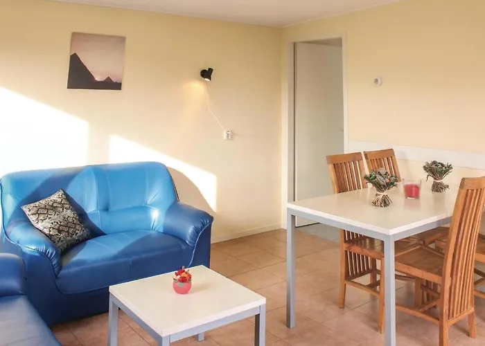 Beautiful home in Noordwijkerhout with 2 Bedrooms&WiFi